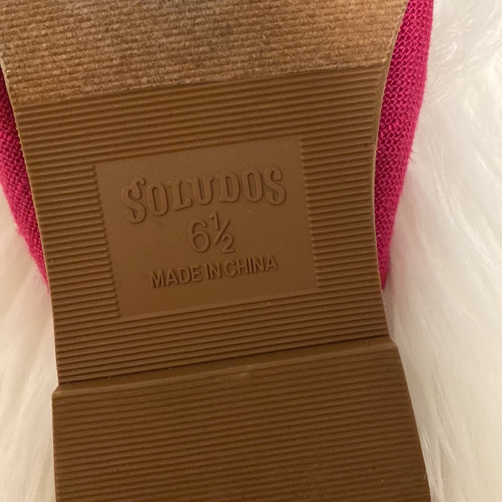 Fuchsia Soludos Slides In Size 6.5 - image 3